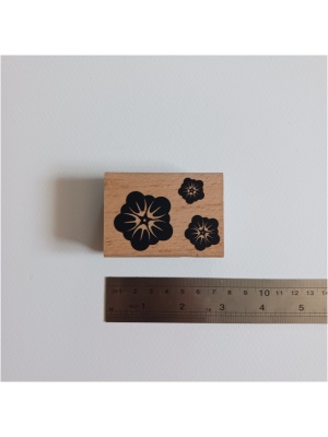 Seconde main – Tampon TROIS FLEURS